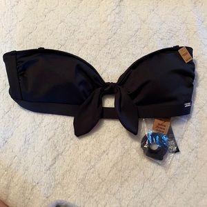 Bikini top with removable straps